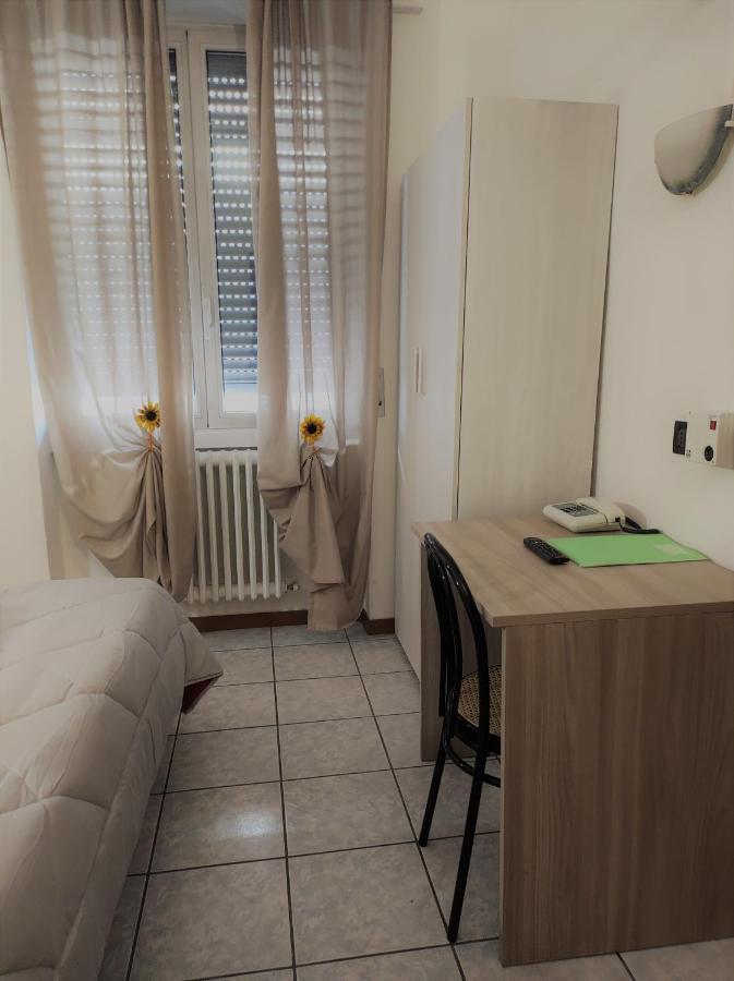 Hotel Marinoni Lomazzo Kültér fotó