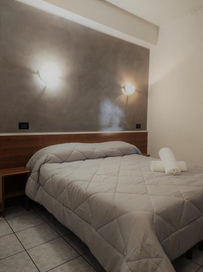 Hotel Marinoni Lomazzo Kültér fotó