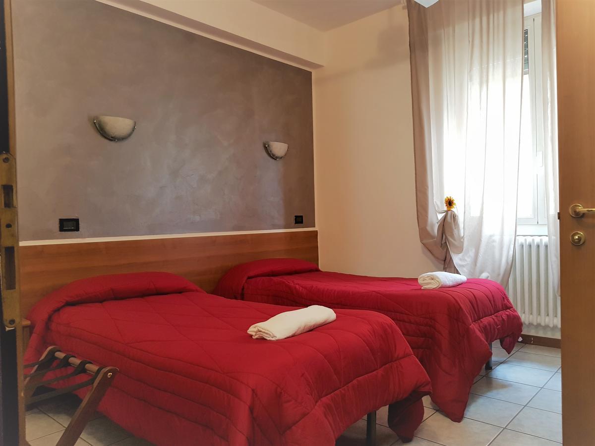 Hotel Marinoni Lomazzo Kültér fotó