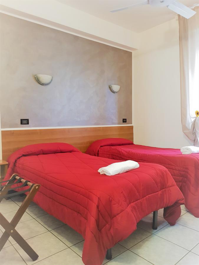 Hotel Marinoni Lomazzo Kültér fotó