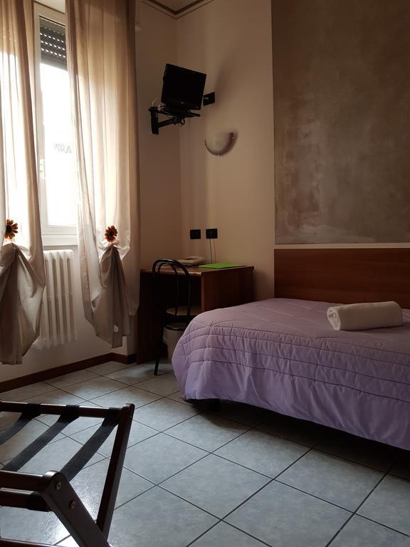 Hotel Marinoni Lomazzo Kültér fotó