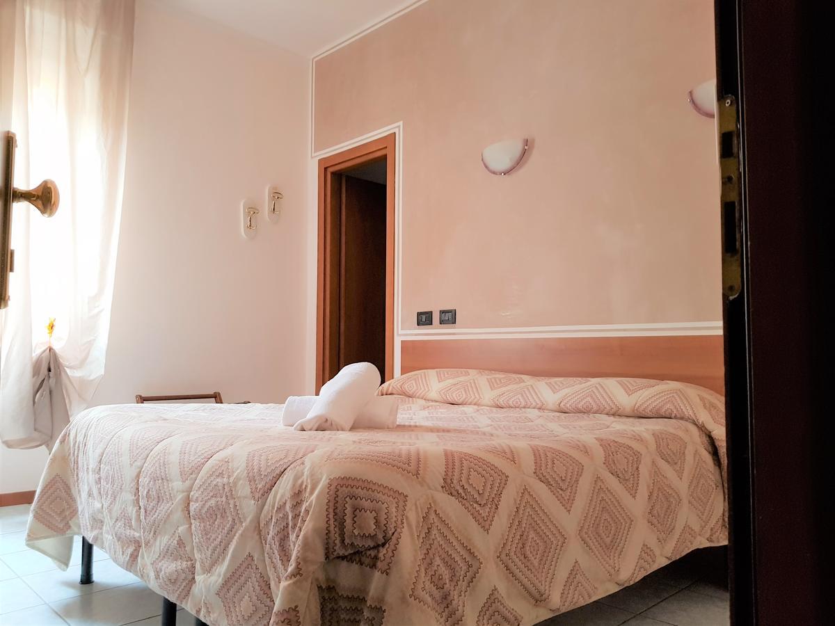 Hotel Marinoni Lomazzo Kültér fotó