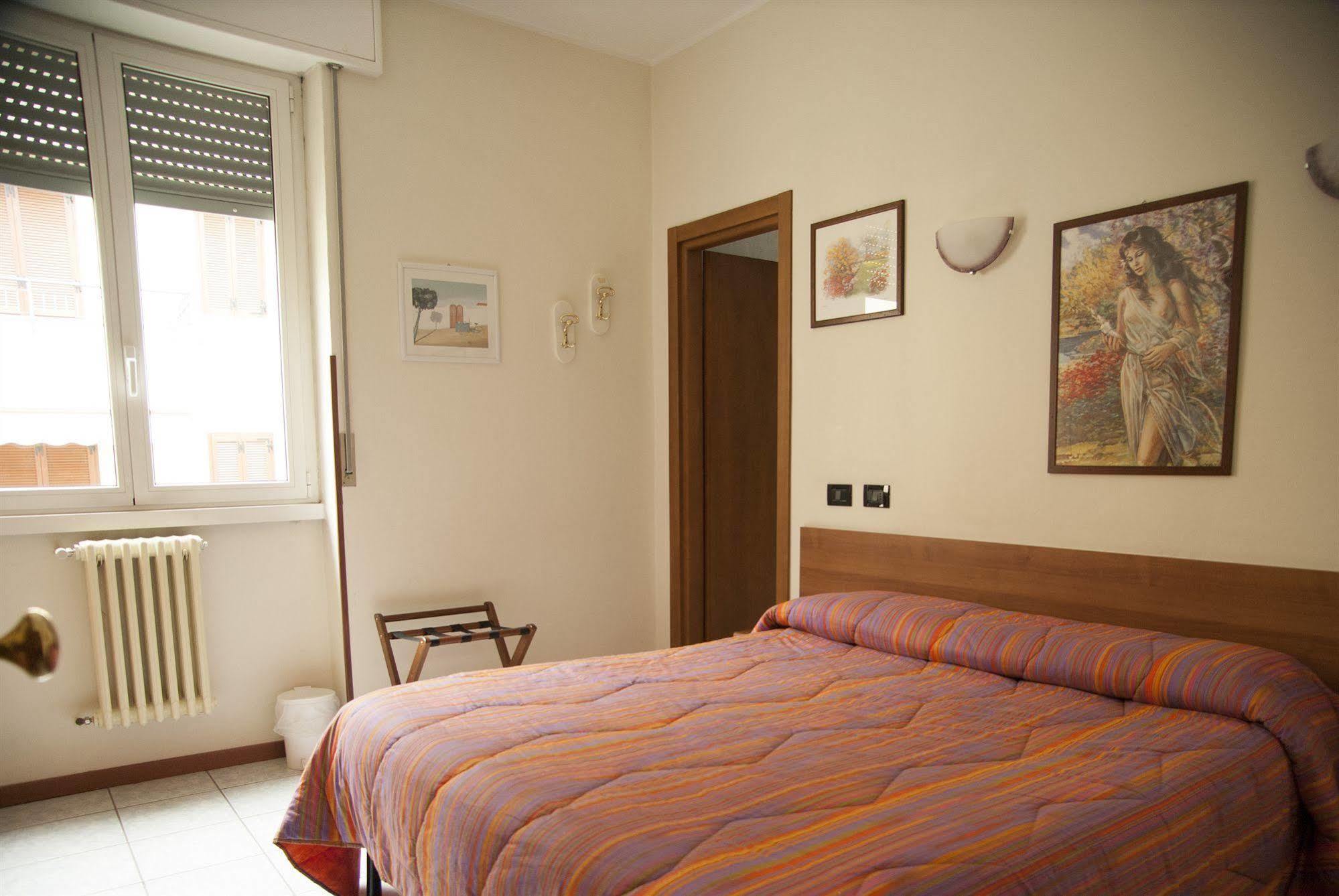 Hotel Marinoni Lomazzo Kültér fotó