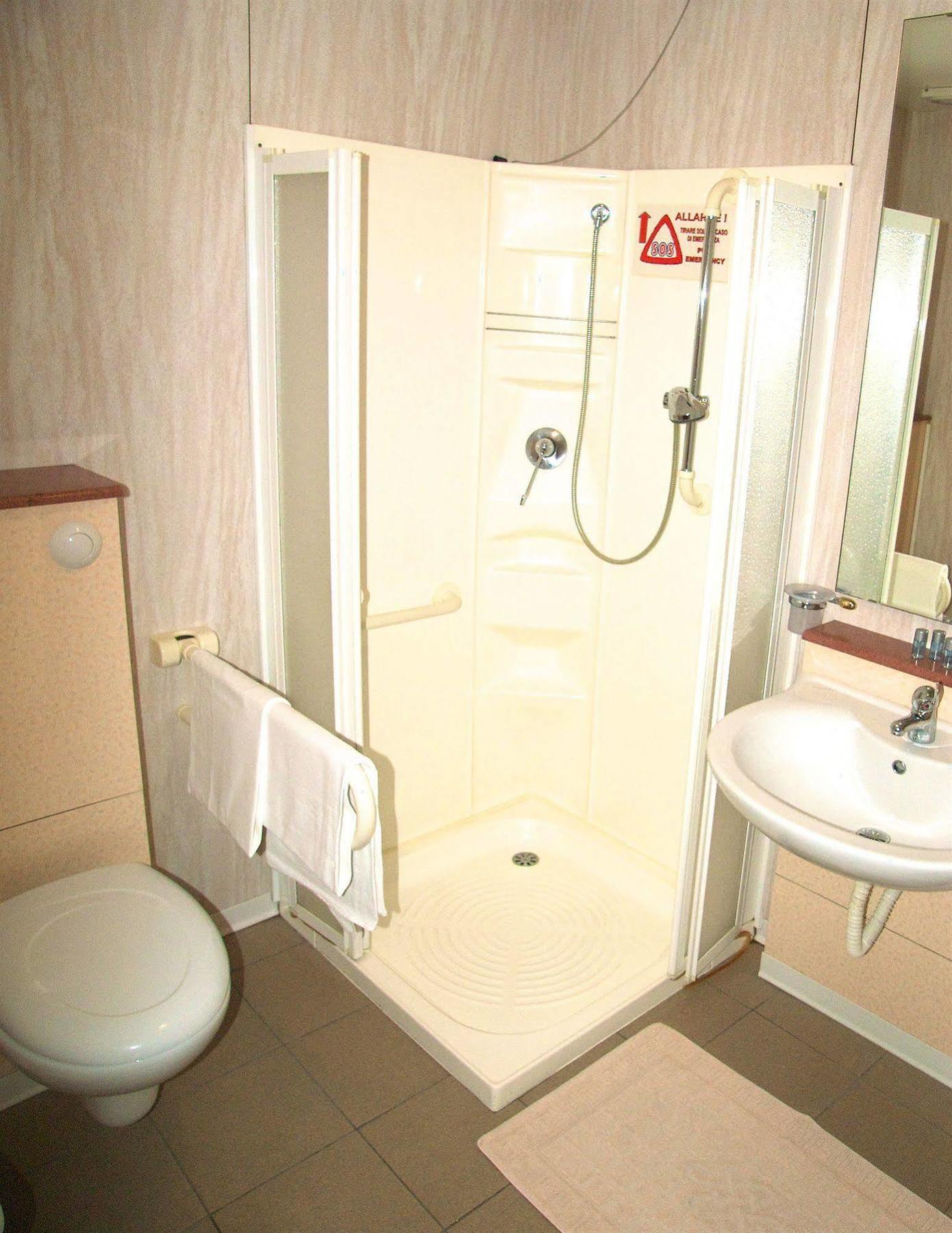Hotel Marinoni Lomazzo Kültér fotó