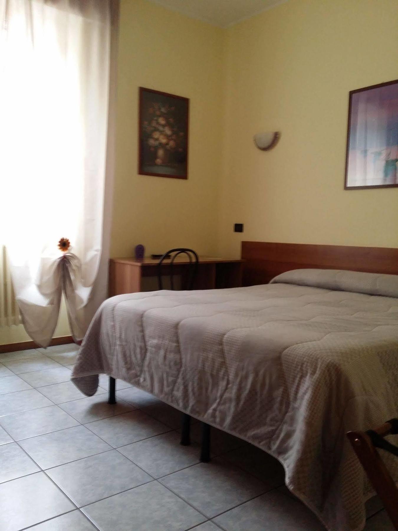 Hotel Marinoni Lomazzo Kültér fotó