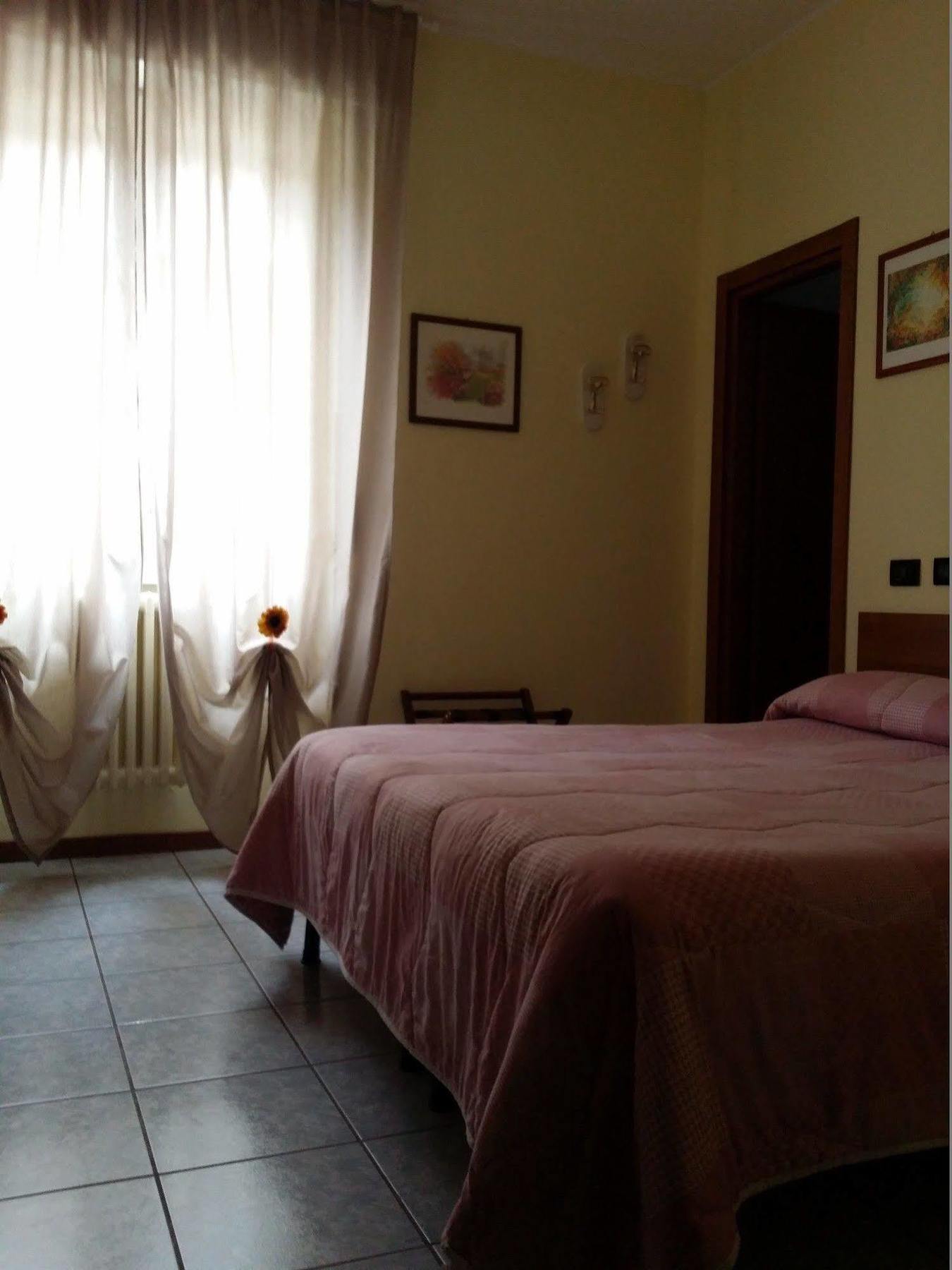 Hotel Marinoni Lomazzo Kültér fotó