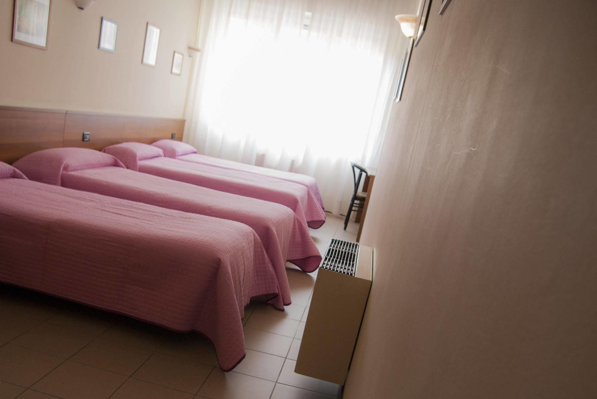 Hotel Marinoni Lomazzo Kültér fotó