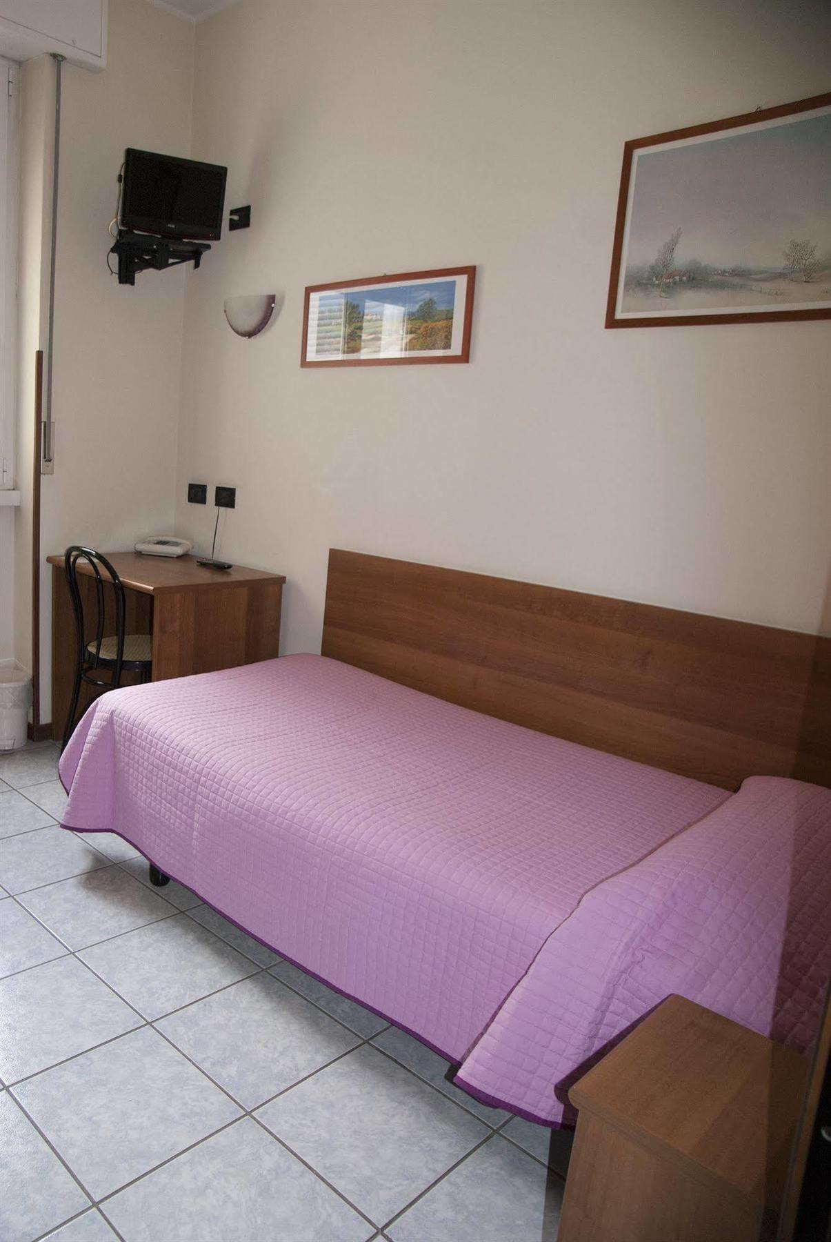 Hotel Marinoni Lomazzo Kültér fotó