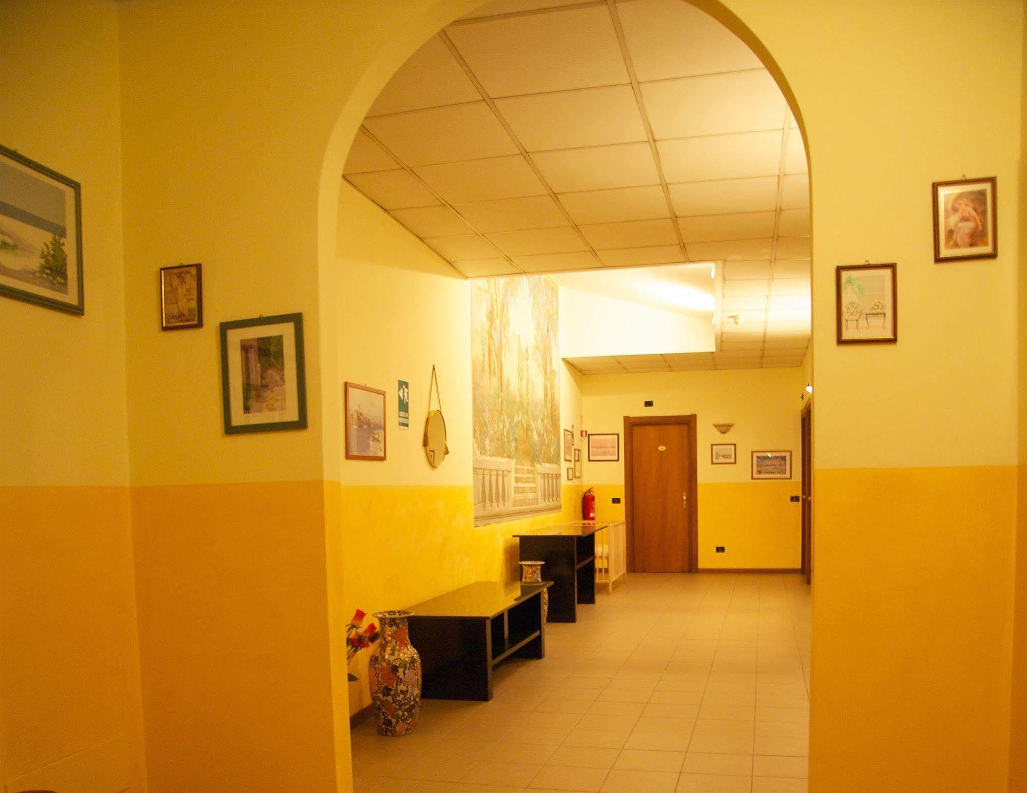 Hotel Marinoni Lomazzo Kültér fotó